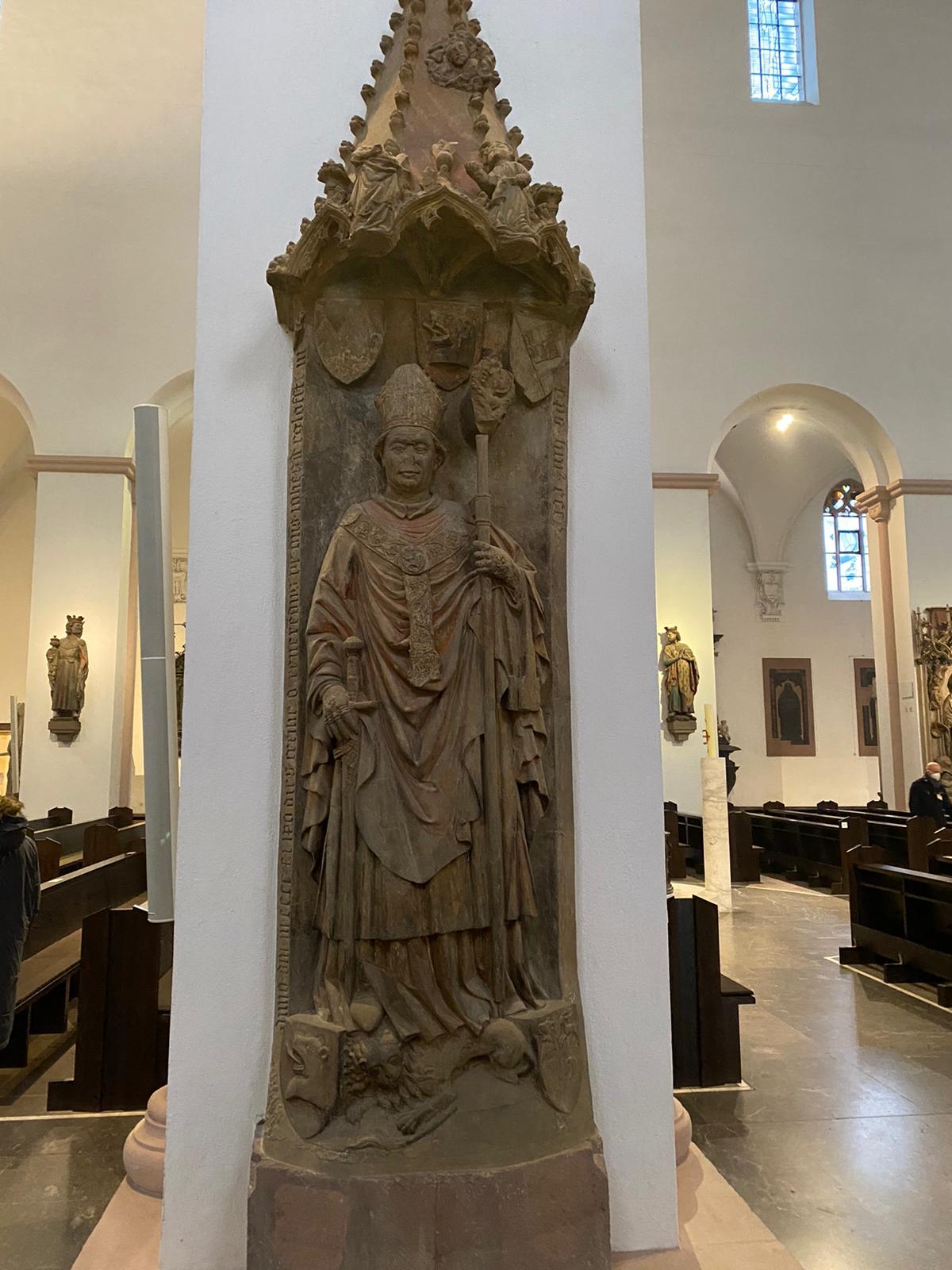 Das Bild zeigt das Epitaph des Johann von Egloffstein im Würzburger Dom.