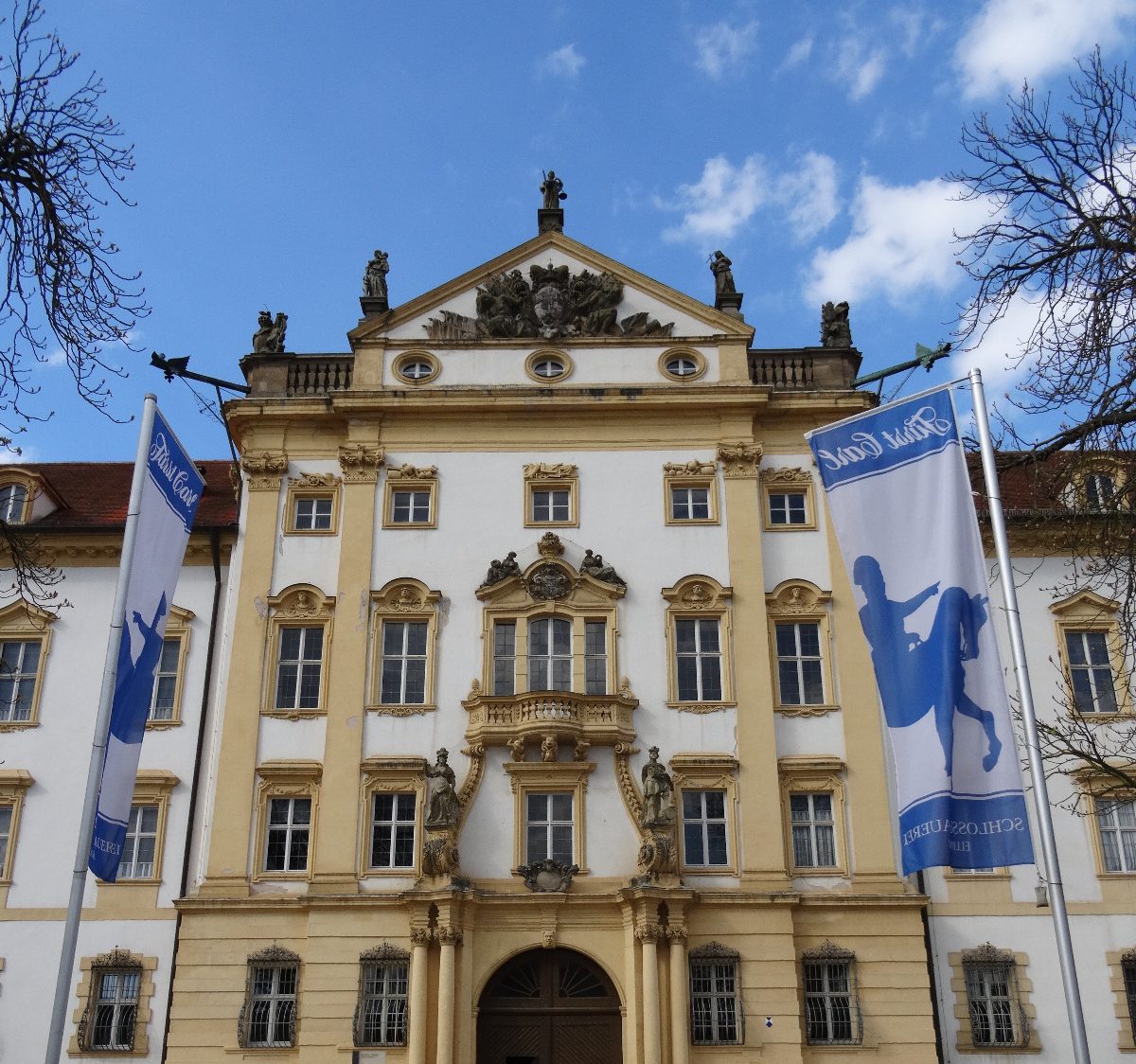 Das Bild zeigt einen Teil der Schlossanlage in Ellingen.