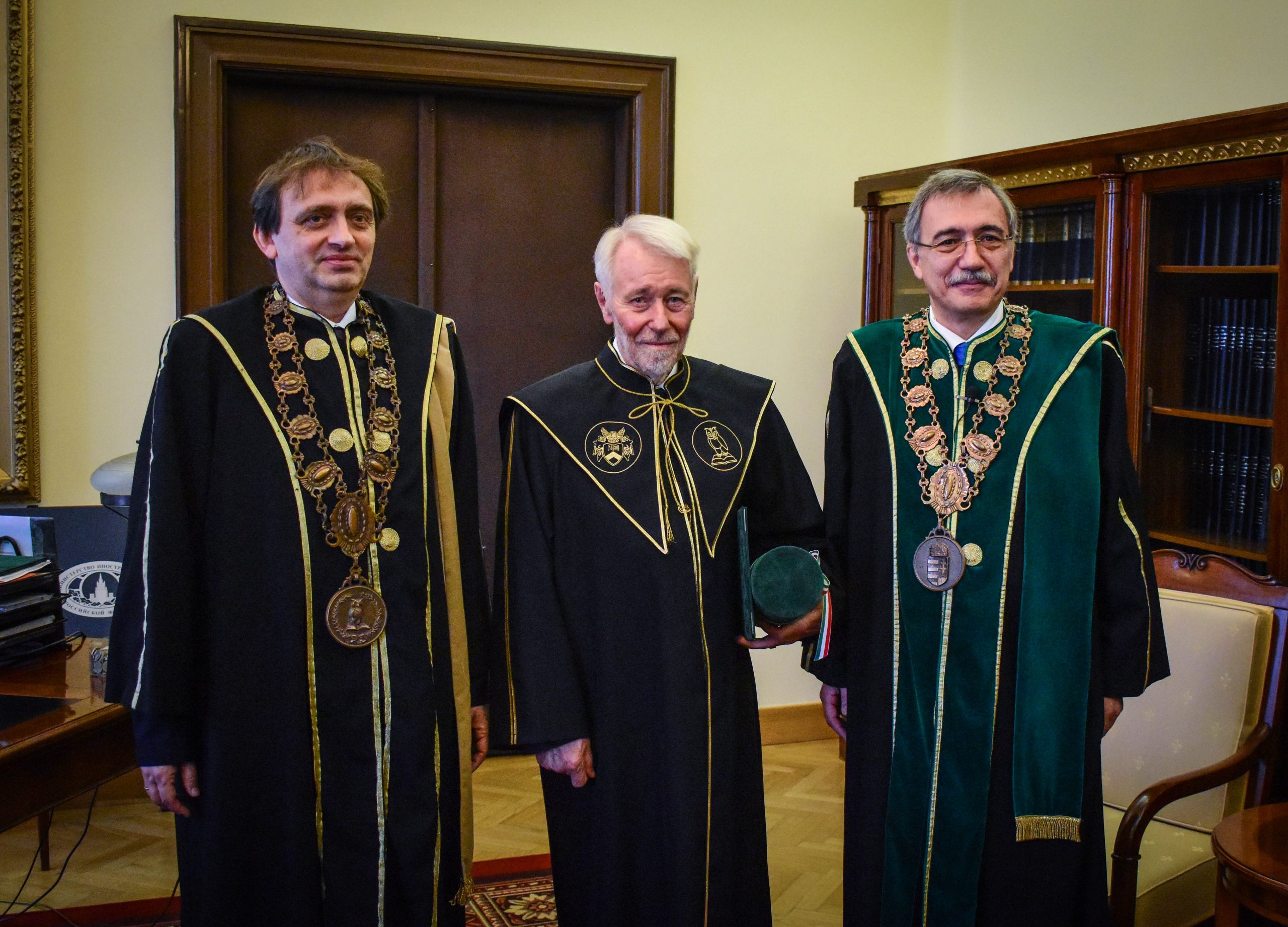Dr. Róbert Keményfi, Professor Dr. Dr. h.c. mult. Udo Arnold, Professor Dr. László Csernoch (v. links nach rechts)