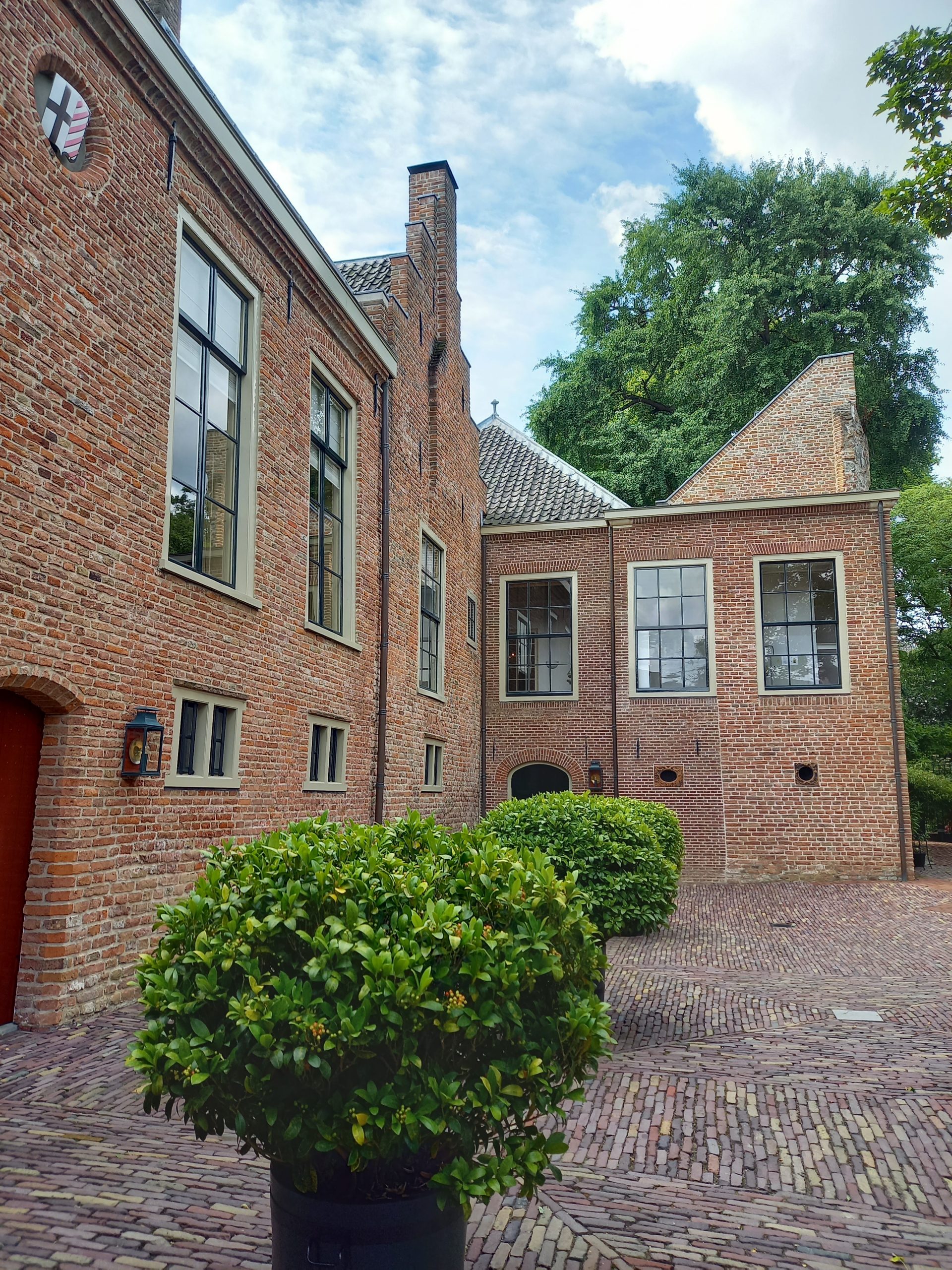 Das Bild zeigt einen Teil des "Duitsen Huis" in Utrecht.