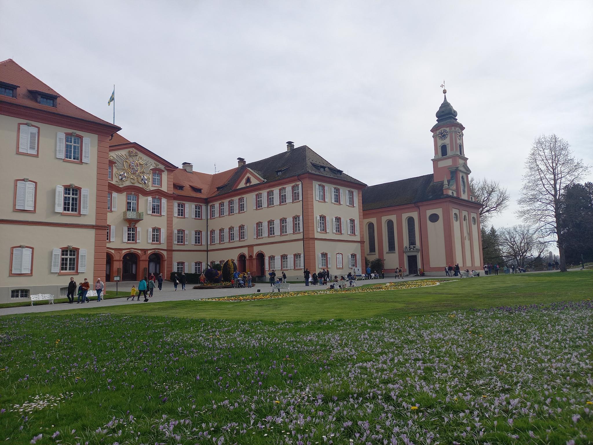 Das Bild zeigt das Deutschordensschloss mit angrenzender Ordenskirche.